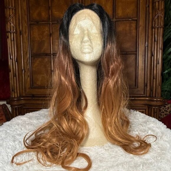 NWOT Ombre 30" Super Dense Lace Front Part Loose Wavy Synthetic Wig - Picture 1 of 16